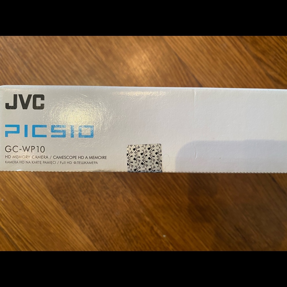 JVC Picsio Camera - Picture 3 of 3